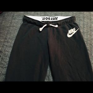 Nike women’s tapered jogger